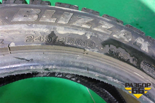 Шина Bridgestone Blizzak VRX 98S 245/45 R19 (Зима)