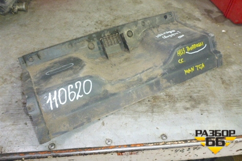 Накладка на торпедо  (нижняя) (81614700029) для MAN TGA 4-Series  с 2000-2008г (ТГА)