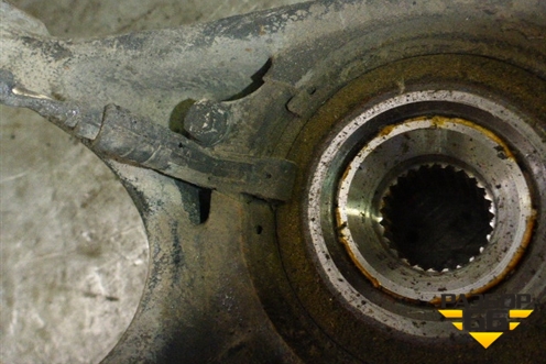 Кулак поворотный передний правый для Peugeot 308 с 2007-2014г