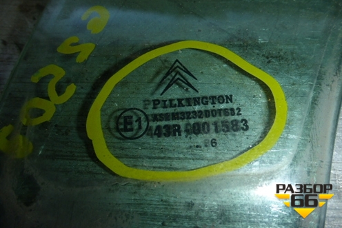 Стекло двери передней левой форточка (9201C0) для Citroen C3 с 2002-2009г (С3)