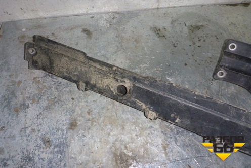 Защита топливного бака правая для BMW X5 Е53 с 1999-2007г (Х5 Е53)