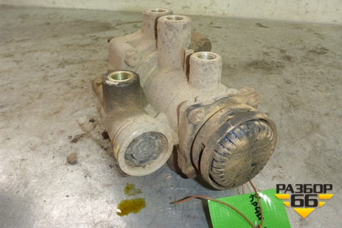 Кран управления тормозами прицепа 20424431 для Volvo TRUCK FH с 2002-2008г (ФШ)