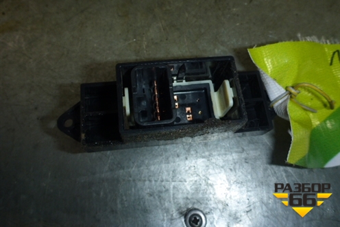 Кнопка стеклоподъёмника (передняя правая) (MR587944) для Mitsubishi Lancer-X с 2007г (Лансер)