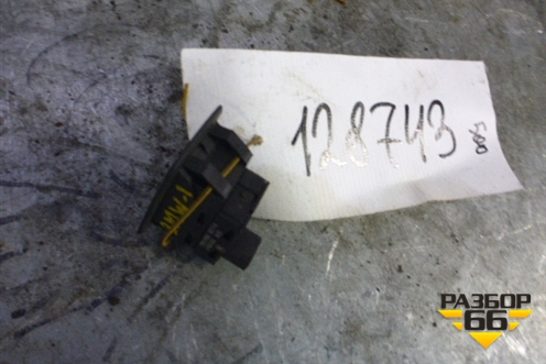 Кнопка стеклоподъёмника задняя правая (159399000219) для BMW 1-серия Е87/E81 с 2004-2011г