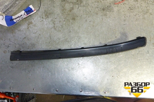 Накладка переднего бампера правая (после 2002г новая) (3U0807718) для Skoda Superb с 2001-2008г (Суперб)