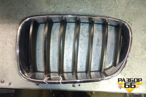 Решетка радиатора левая (до 2014г) (51117210725) для BMW X3 F25 с 2010-2017г (Х3 Ф25)