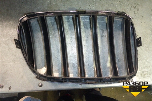 Решетка радиатора левая (до 2014г) (51117210725) для BMW X3 F25 с 2010-2017г (Х3 Ф25)