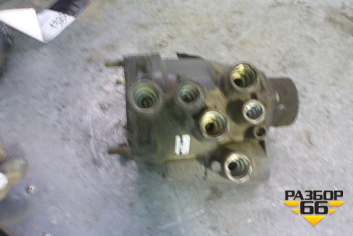 Кран управления тормозами прицепа (A0004319513) для Mercedes Benz TRUCK Axor 2 с 2004г (Аксор)