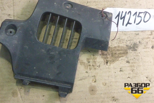 Накладка на торпедо  (Левая над коленями водителя) для Mercedes Benz TRUCK Axor 2 с 2004г (Аксор)