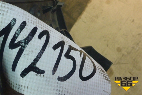 Накладка на торпедо  (Левая над коленями водителя) для Mercedes Benz TRUCK Axor 2 с 2004г (Аксор)