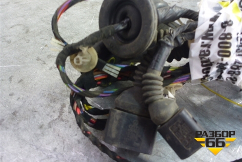 Проводка двери передней правой для Volkswagen Touareg c 2002-2010г (Туарег)