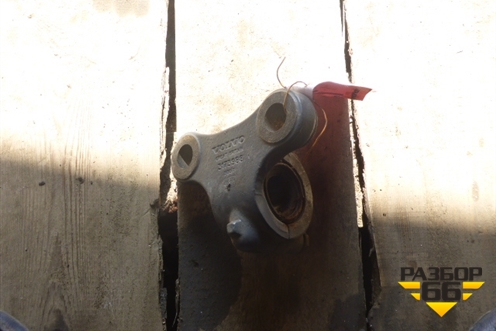 Кронштейн переднего стабилизатора  (нижний к балке) (3173988) для Volvo TRUCK FH с 2002-2008г (ФШ)