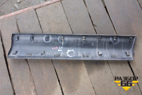 Накладка двери передней левой для Mazda CX 9 с 2007-2016г (СХ9)