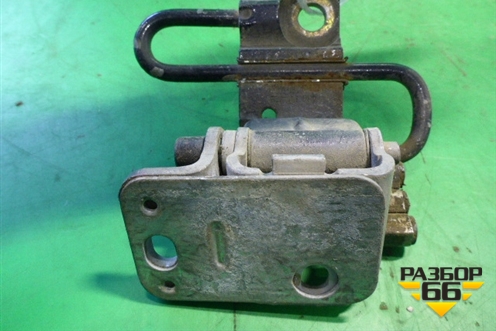 Петля двери передней правой нижняя (4B0831412A) для Audi A6 (C5) с 1997-2005г (А6)