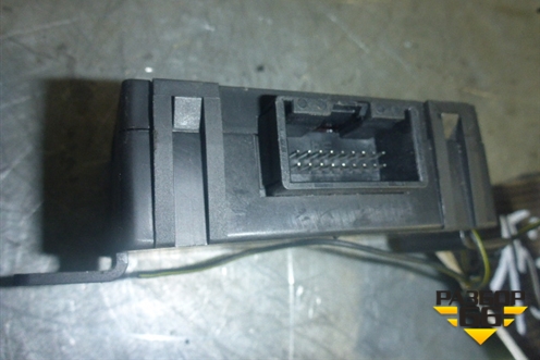 Блок электронный (датчик контроля движения в салоне) (4B0951173) для Audi A6 (C5) с 1997-2005г (А6)