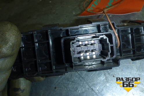 Кнопка стеклоподъёмника (передняя правая) для Citroen C3 с 2002-2009г (С3)