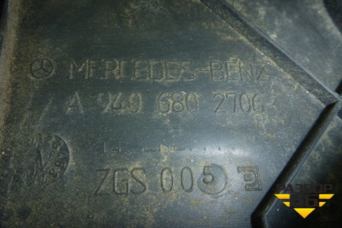 Накладка на торпедо  (Левая боковая) (A9406802706) для Mercedes Benz TRUCK Axor 2 с 2004г (Аксор)