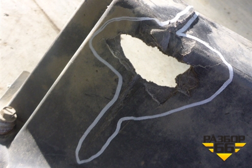 Пыльник двигателя  (Задний) (9425205723) для Mercedes Benz TRUCK Axor 2 с 2004г (Аксор)