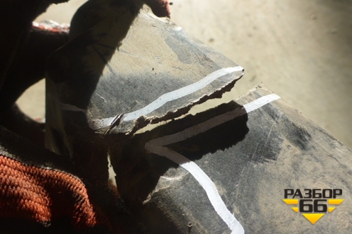 Пыльник двигателя  (Задний) (9425205723) для Mercedes Benz TRUCK Axor 2 с 2004г (Аксор)