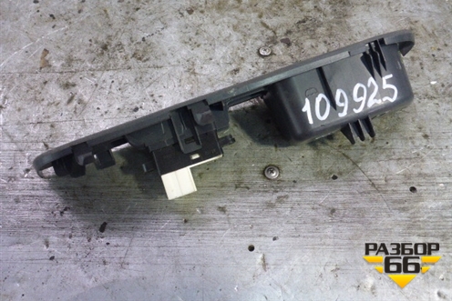 Кнопка стеклоподъёмника для Nissan Tiida (C11X) с 2004-2013г (Тиида)