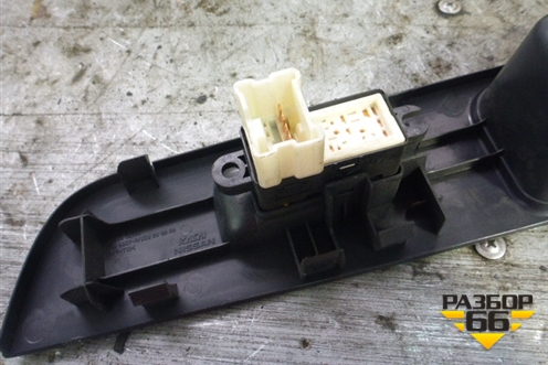 Кнопка стеклоподъёмника для Nissan Tiida (C11X) с 2004-2013г (Тиида)