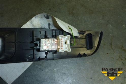 Кнопка стеклоподъёмника для Nissan Tiida (C11X) с 2004-2013г (Тиида)