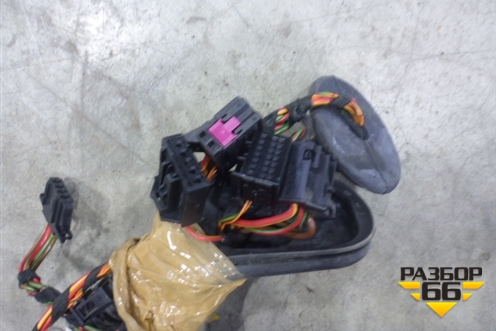 Проводка двери задней левой для Volkswagen Touareg c 2002-2010г (Туарег)