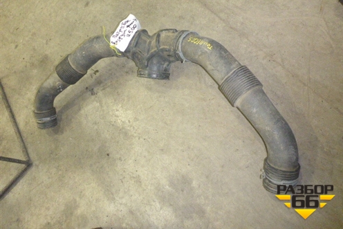 Патрубок воздушного фильтра (в сборе 4.2л) (7L6129627) для Volkswagen Touareg c 2002-2010г (Туарег)