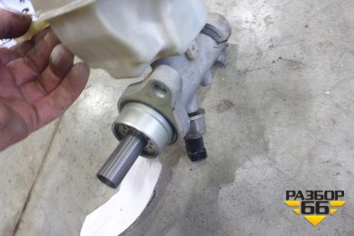 Цилиндр тормозной главный для Volkswagen Touareg c 2002-2010г (Туарег)