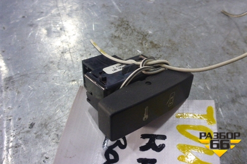 Кнопка центрального замка для Volkswagen Touareg c 2002-2010г (Туарег)