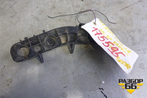 Кронштейн заднего бампера правый (универсал) для Toyota Avensis с 2008-2018г (Авенсис)