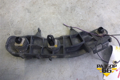 Кронштейн заднего бампера правый (универсал) для Toyota Avensis с 2008-2018г (Авенсис)