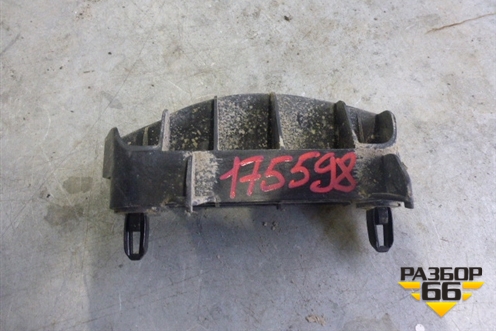 Кронштейн заднего бампера правый (универсал) для Toyota Avensis с 2008-2018г (Авенсис)