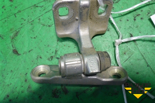 Петля двери задней правой верхняя (A2207300637) для Mercedes Benz S-Klass W220 с 1998-2005г (С)