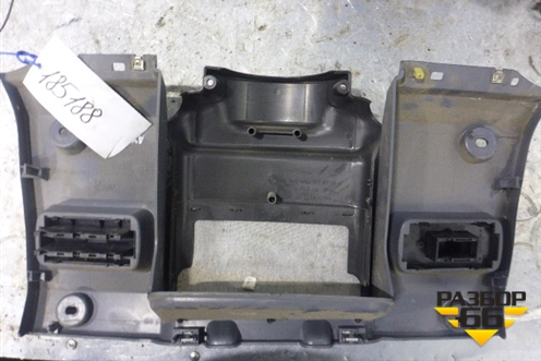 Накладка на торпедо  (Левая над коленями водителя) для Mercedes Benz TRUCK Axor 2 с 2004г (Аксор)