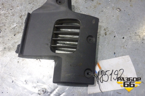 Накладка на торпедо  (Левая над коленями водителя) для Mercedes Benz TRUCK Axor 2 с 2004г (Аксор)