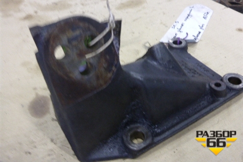 Кронштейн двигателя левый  (передний) (1517884) для Scania 5 R Series с 2004-2016г