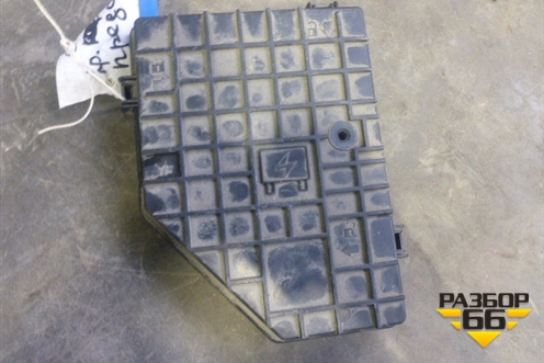 Крышка блока предохранителей для Cadillac CTS с 2008-2013г (ЦТС)