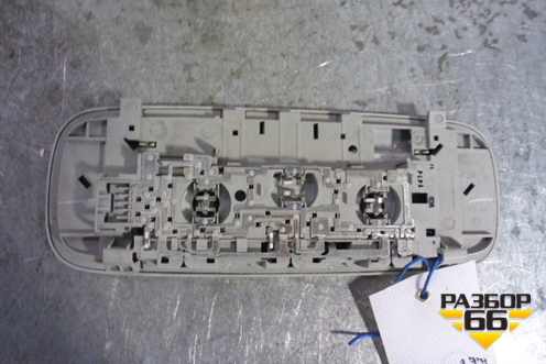 Плафон салонный задний для Volkswagen Golf V Plus с 2005-2014г (Гольф 5 Плюс)