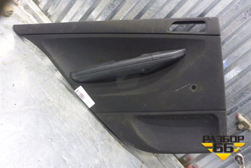 Обшивка двери задней левой под механику (6Y6867209) для Skoda Fabia с 1999-2007г (Фабия)