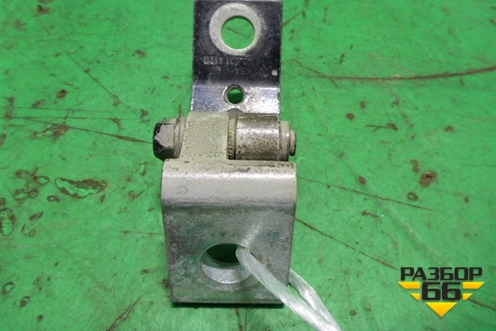 Петля двери задней правой нижняя (6Y0831412C) для Skoda Fabia с 1999-2007г (Фабия)