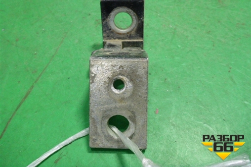 Петля двери передней правой нижняя (6Y0831412C) для Skoda Fabia с 1999-2007г (Фабия)