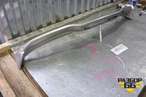 Спойлер на дверь багажника (7P5827934E) для Porsche Cayenne с 2010-2017г (Каен)