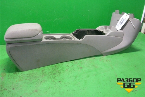 Подлокотник (8687407) для Volvo S40 с 2004-2012г (C40)