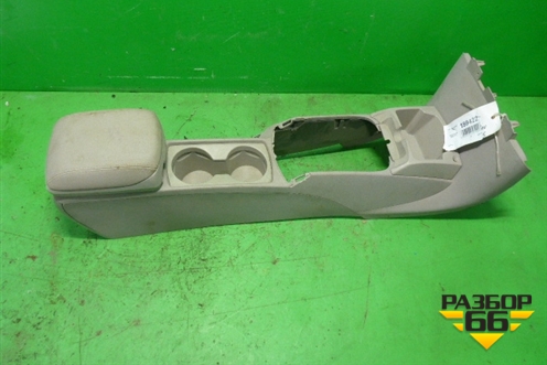 Подлокотник (8687407) для Volvo S40 с 2004-2012г (C40)