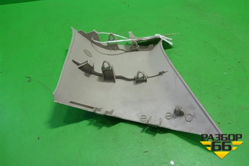 Обшивка стойки задняя верхняя левая (задняя часть универсал) (8200128603) для Renault Megane 2 с 2002-2009г (Меган)