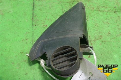 Накладка двери передней правой уголок (1Z0837974) для Skoda Octavia (А5) с 2004-2013г (Октавия)