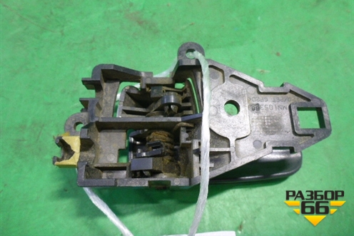 Ручка внутренняя двери передней правой для Mitsubishi Colt с 2004г