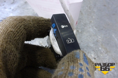 Кнопка центрального замка (7L6962125) для Volkswagen Touareg c 2002-2010г (Туарег)