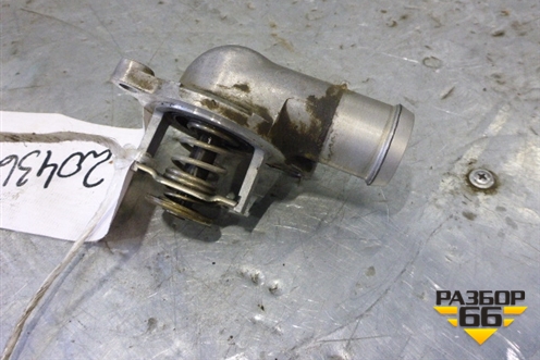 Фланец двигателя системы охлаждения (2.5л BPE) для Volkswagen Touareg c 2002-2010г (Туарег)